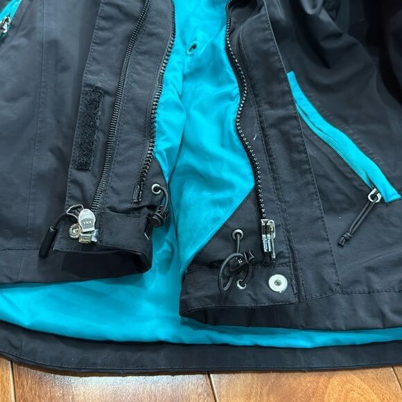 The North Face Women’s Black and Teal Hyvent Jacket size M - Picture 10 of 11